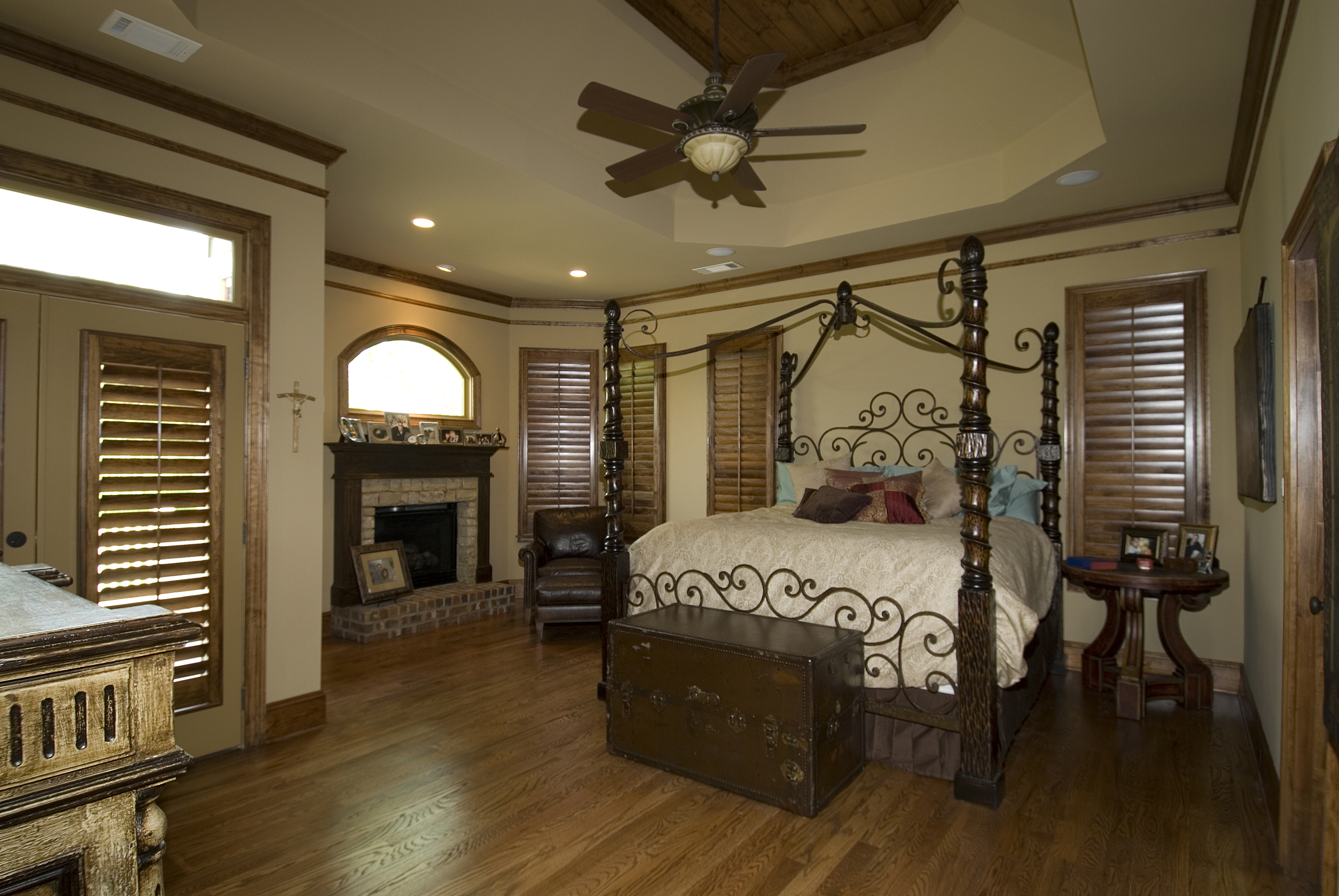 interior_master_bedroom_image